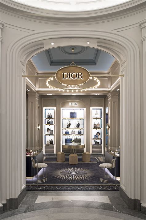 where is Dior store located